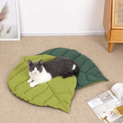 Leaf-Shaped Calming Bed For Pets