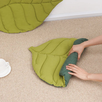 Leaf-Shaped Calming Bed For Pets