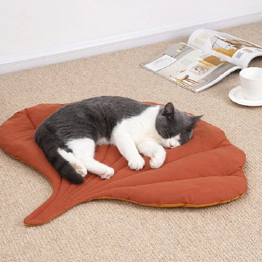 Leaf-Shaped Calming Bed For Pets